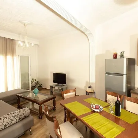 Spacious In Old Town - Private Parking * סלוניקי