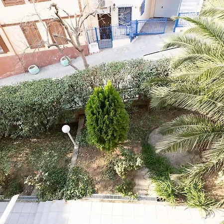 Spacious In Old Town - Private Parking דירה