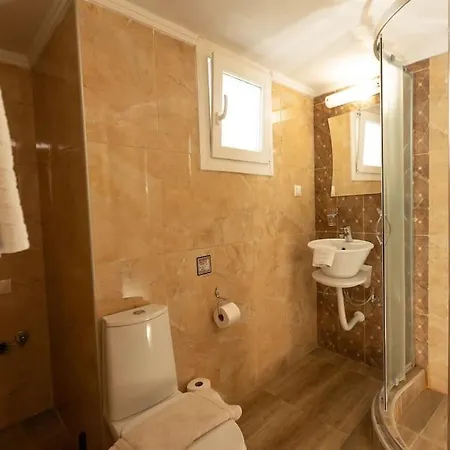 Spacious In Old Town - Private Parking דירה *