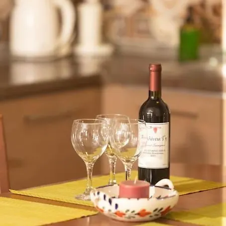 Spacious In Old Town - Private Parking * 테살로니키
